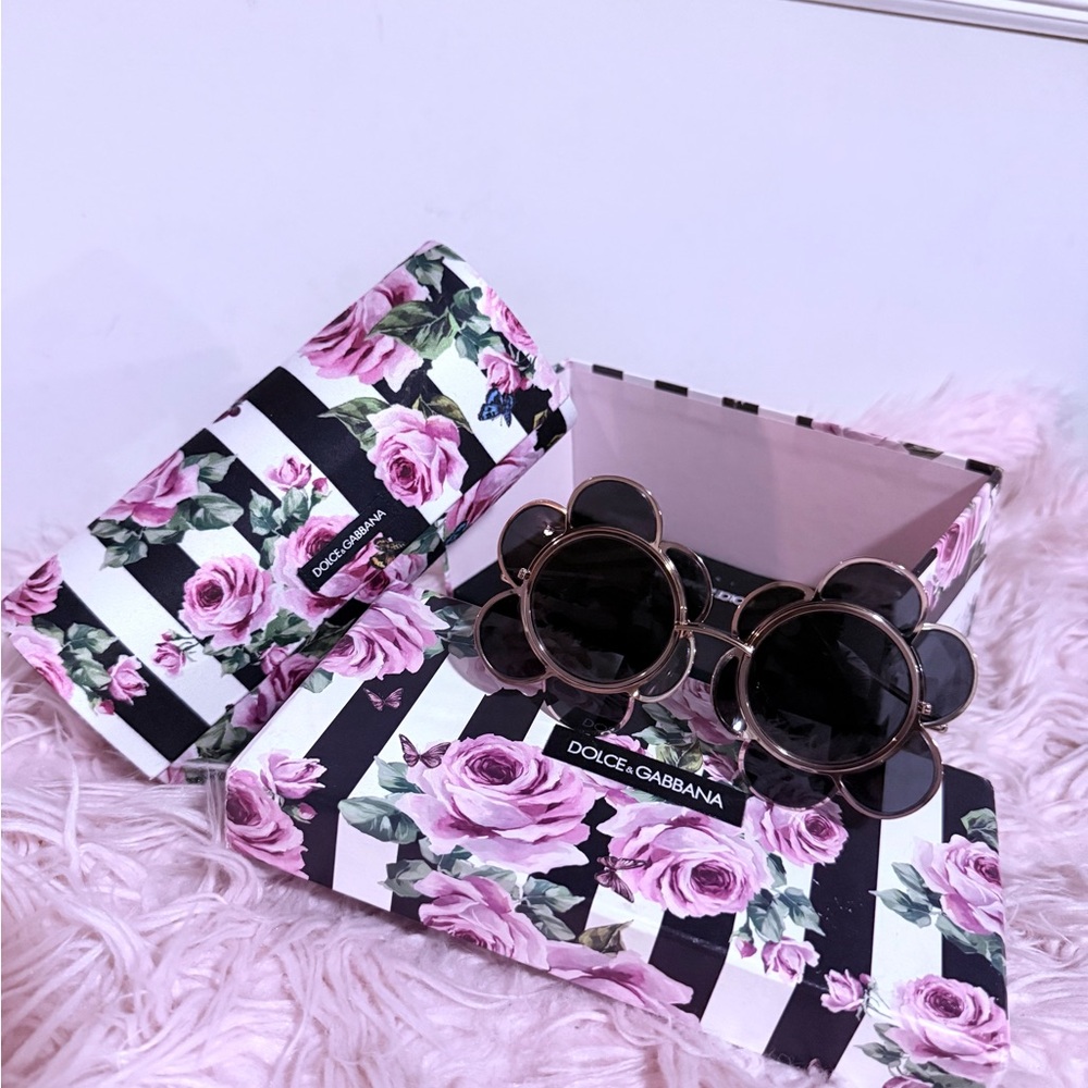 Dolce & Gabbana Special Edition/Runway Black Floral Sunglasses….(Rare find) - Picture 2 of 4